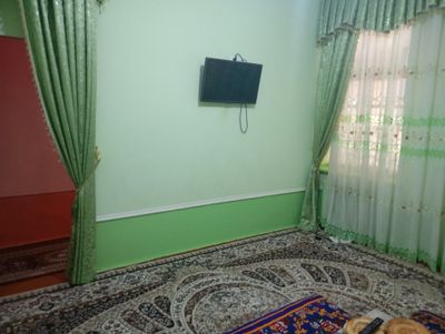 Кибрай Селекция маххаласида Уй ижарага берилади 7-8 та факат боллар