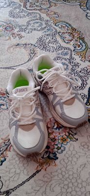 Женские кроссовки Asics 38 размер