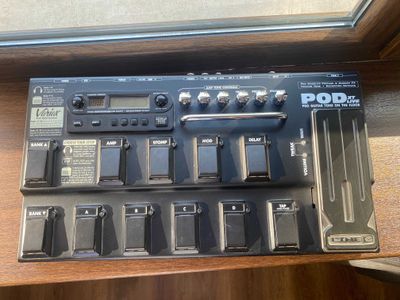 Гитарный процессор Line6 POD XT Live