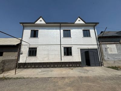 Балыкчи 5 хона 4.2 сотих 2 этаж 300 кв каробка