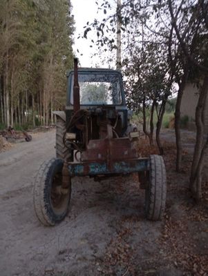 Mtz80 traktori sotiladi