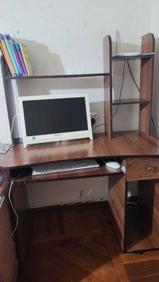 продаётся стол компьютерный