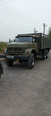 Zil 131 sotiladi