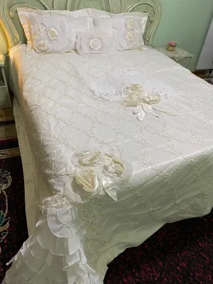 Pokrival azgina tutilgan, dumaloq+ 70*50 yastigi