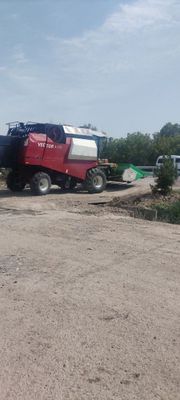 Sotiladi Vector 410 kombayn 2018 yil.