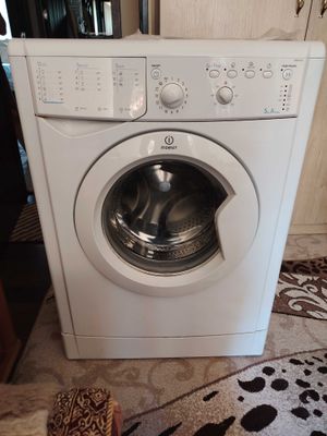 Стиральная машина INDESIT (5 kg)