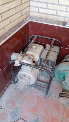 Dala va gektar yerlarni sugʻorish uchun suv nasosi