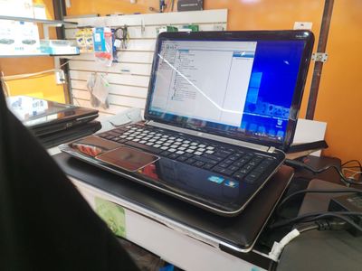 Noutbuk sotiladi Core i5 Hp