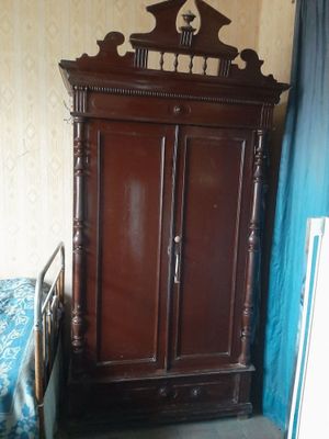 Мебель из натурального дерева, антиквариат