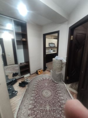 Shayxontohur tumani. 9-etajli domni. 7-etajida. 3 xonali dom.