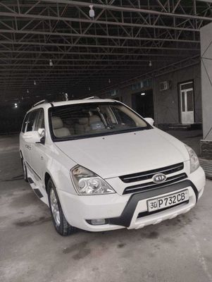 Kia carnival 2006 rangi oq srochna sotamiz abmen ham bor GM