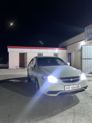 Daewoo Gentra MT sotiladi molochniy rang