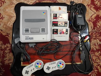 Super nintendo pal +4 картриджа в подарок