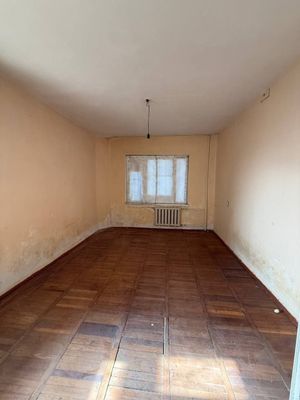 1 etaj 1 xonali kvartira sotiladi