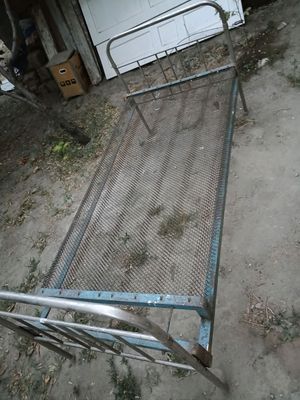 железная кровать