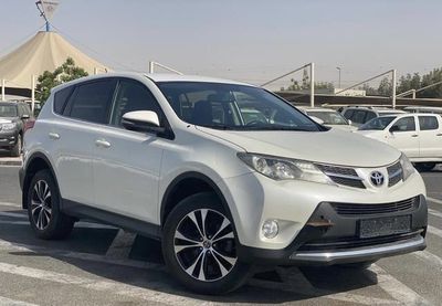 Toyota Rav4 2015 года, машина в идеальном состояние