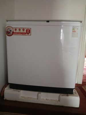 Kir yuvish mashinasi 10 kg.