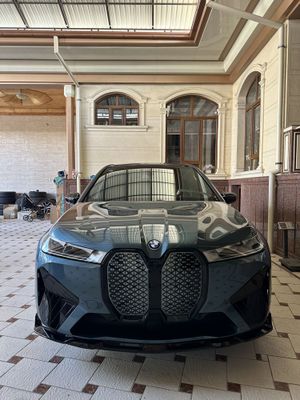 BMW iX xDrive M40