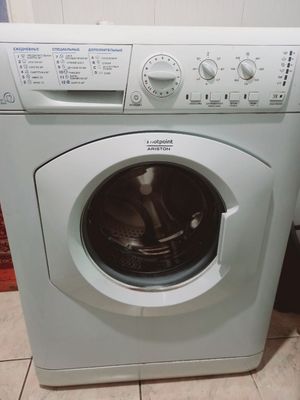 Срочно кирмошина сотилади
