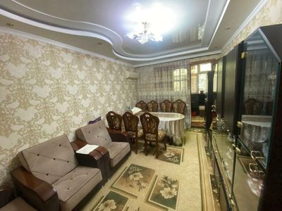 Продается 3 комнатная квартира возле Мегапланета