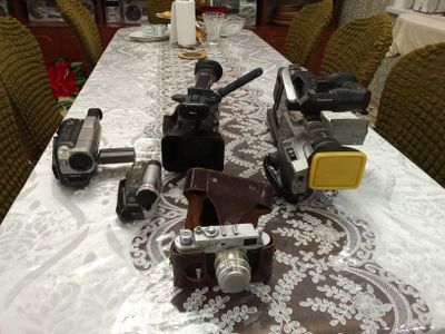 Камеры 4шт. Фотоаппорат 2 шт.
