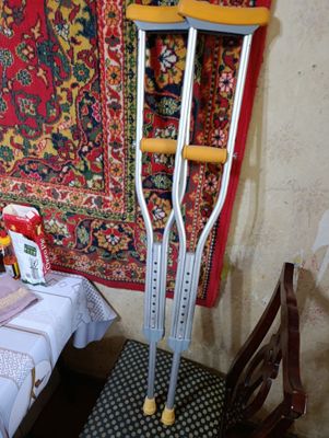 Продам костыли для подростка