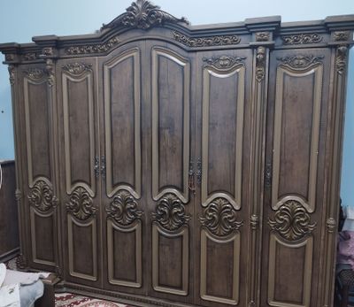 Fabrichniy ajoyib mebel sotiladi