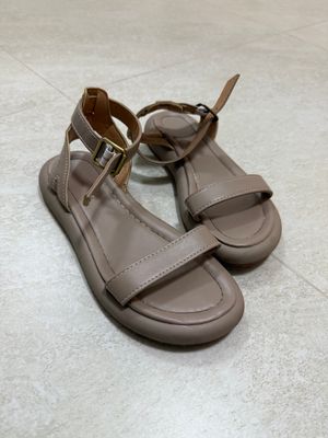 Новые босоножки