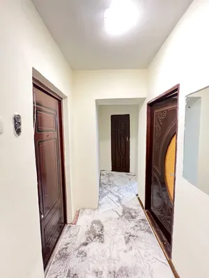 фархадски бозор олдида квартира сотилади