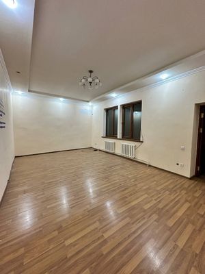 Yakkasaroy Nukus kócha 80 m2 ofes ijaraga beriladi