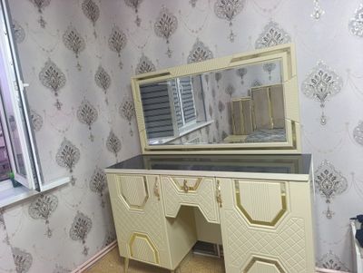 Спальни гарнитур сотилади