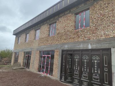 Продается дом,530кв,10 спальных комнат,подвал.