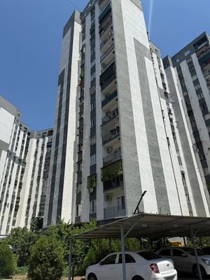 9 xudud 16 etajka 9 etajida 70kv uy sotiladi 2 xonali
