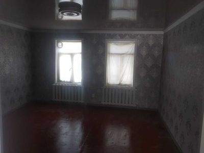 Сдается Комната на участке в центре города за 260 дол/весь дом 750дол.