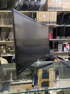 Samsung 27 curved yaxshi holatda aybi yoq