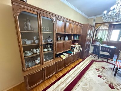 Стенка б/у в хорошем состоянии