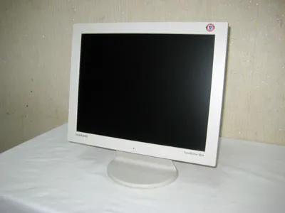 Монитор LG Led 19 оригинал идеальном рабочим почти новым состоянии!