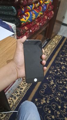 Ipxone8 sotiladi 100yomkus 128pamiti aybi icloud va krishka abmen