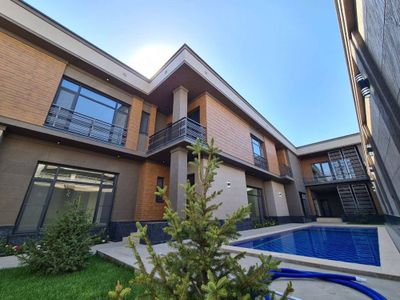 Продается новый шикарный дом Центр Луначарского 7 соток