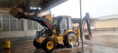 Volvo bl71 sotiladi