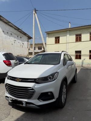 Tracker 1 2020 premier