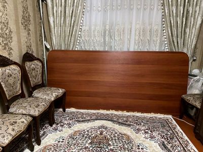 стол и 12 стульев