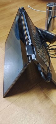 LENOVO yoga720-15IKB