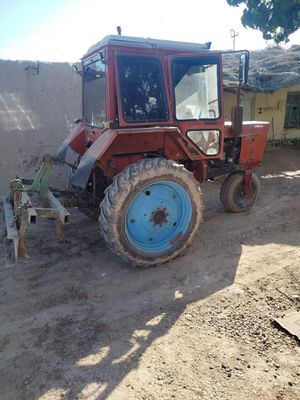 Traktor 80 x sotiladi