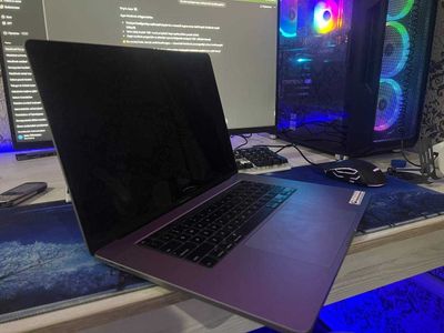 MacBook Pro 2019 sotiladi (plata ishlamaydi,)