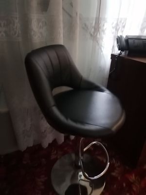 Продаю барный стул хорошом состоянии