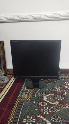 19 dyum monitor satiladi taza 300 000 kelisemiz