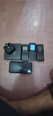 3 ta telfon 1 akmulator 1 quloqchin