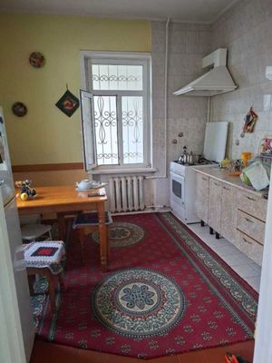 Янгиобод, 4 соток 6 комнаты Срочна!
