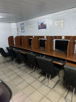 Kompyuter sotiladi 40 ta stol stul hamma narsalari qoship berilad 3400